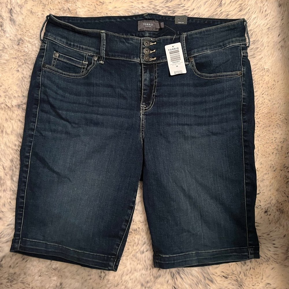Torrid Bermuda Jegging Super Soft High-Rise Short